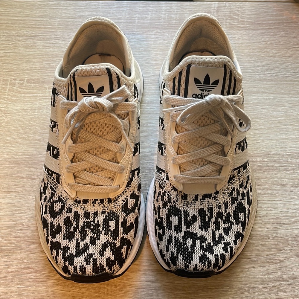 adidas Swift Run sneakers